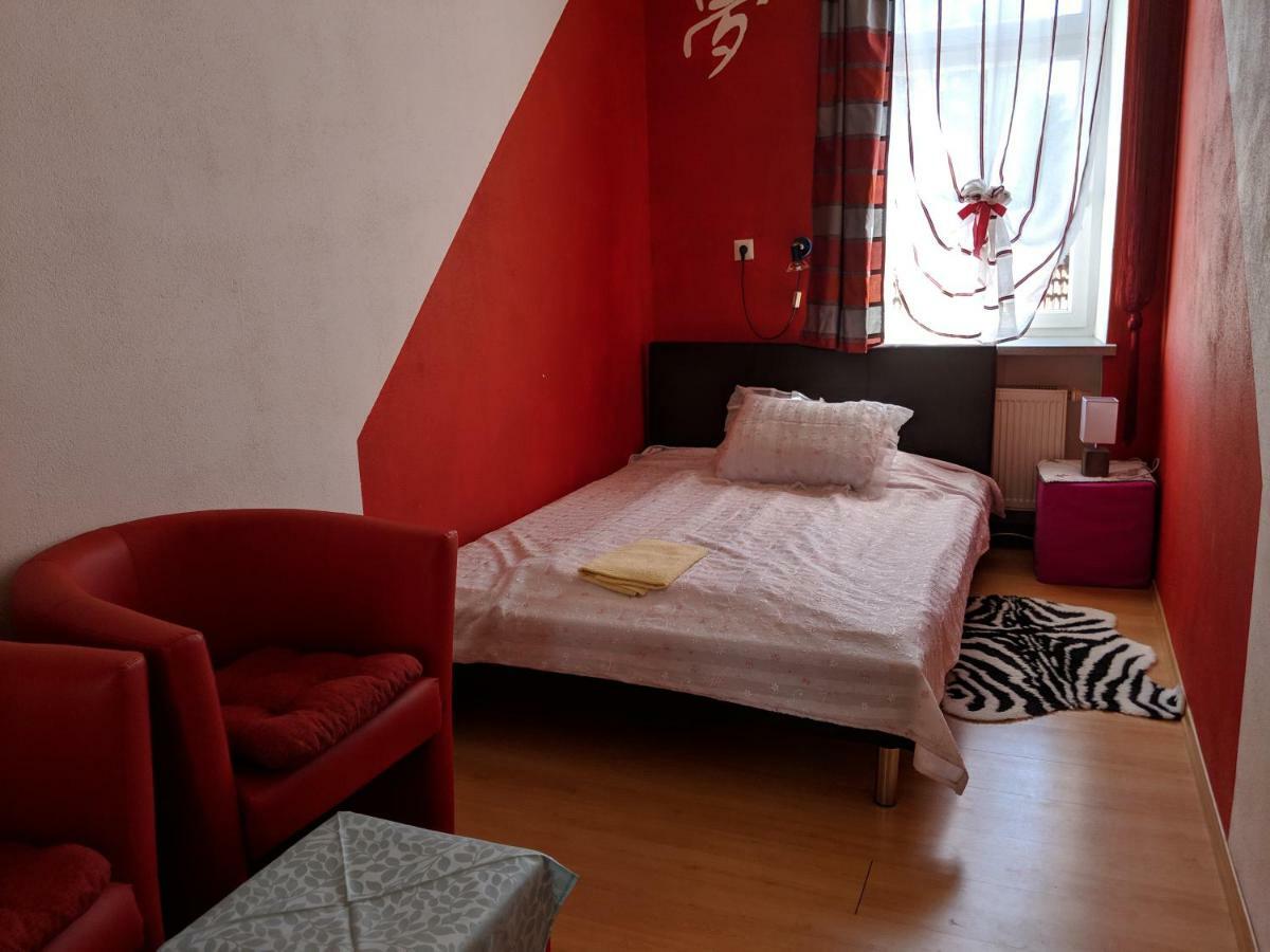 Abdalla Apartments Книттельфельд Экстерьер фото